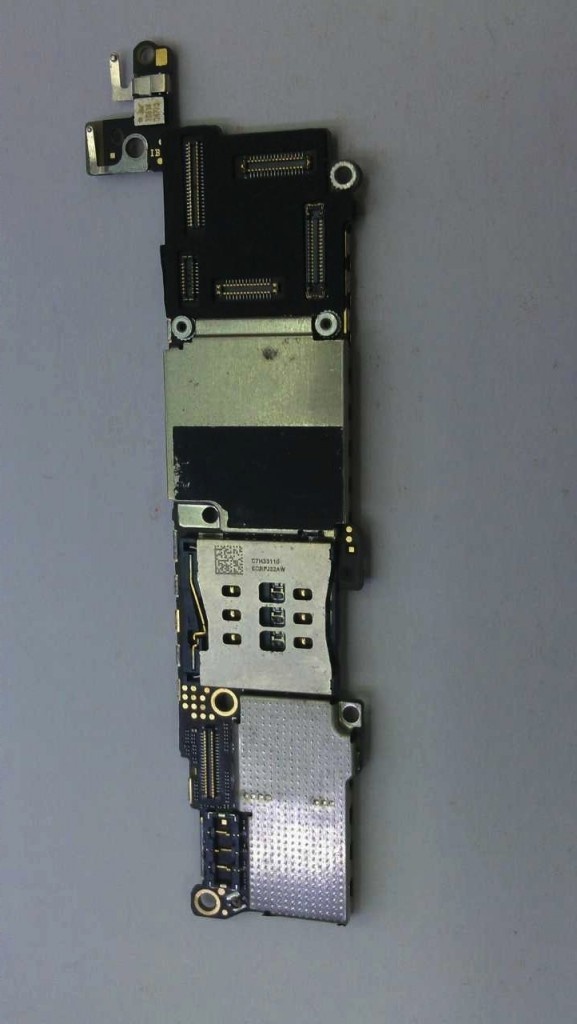 iPhone 5C主板高清秀 展示更多细节-ZOL科技