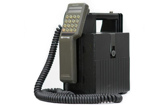 30年前的今天 英国人首次使用移动电话通话-Z