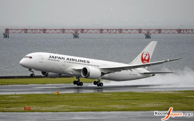 日本航空完成改良型波音787试首次试飞-ZOL科
