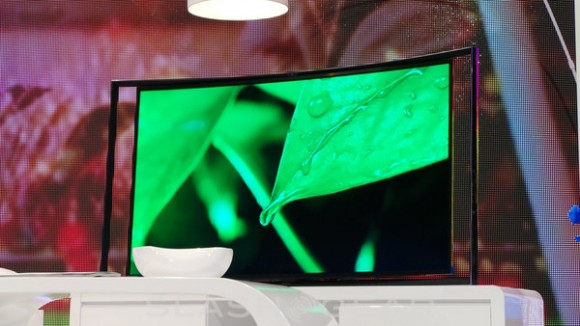 IFA 展会:索尼、三星纷纷推出弯曲屏智能电视-